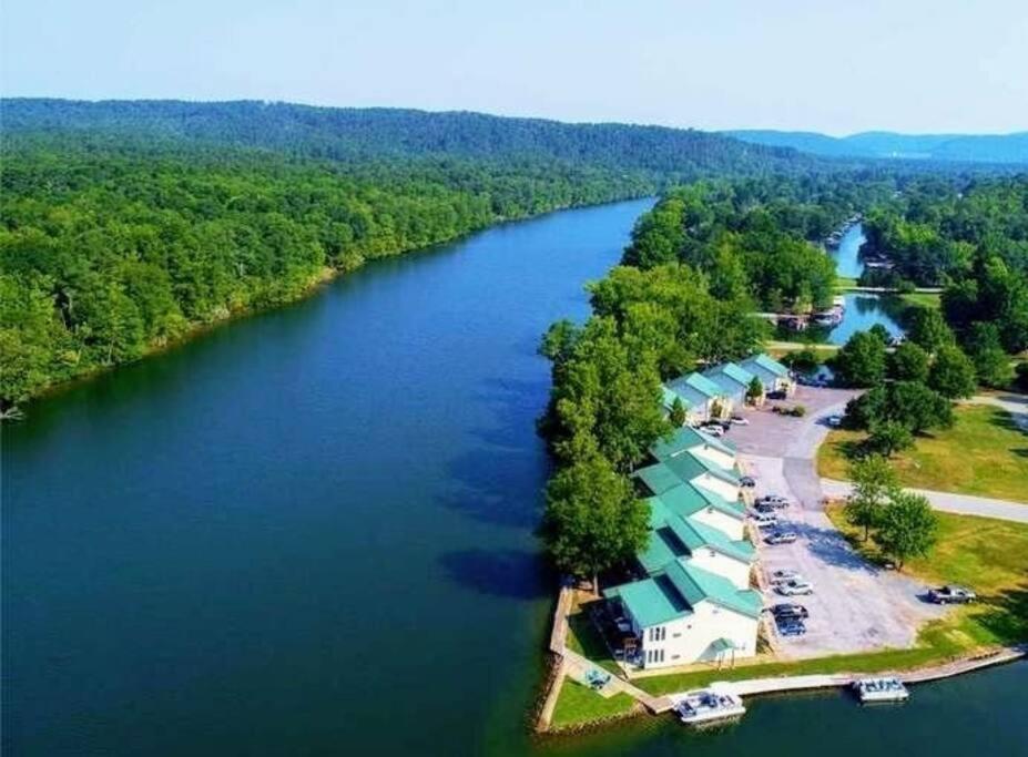 Perfect Lake Retreat Hot Springs Exterior photo